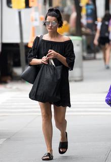 Jaimie Alexander feet photo thumbnail