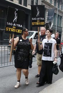 Jaimie Alexander feet photo thumbnail