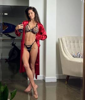 Jala Sue feet photo 14