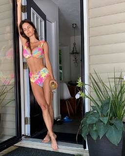 Jala Sue feet photo 11