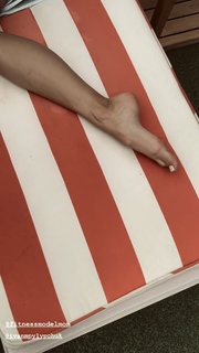 Jala Sue feet photo 7