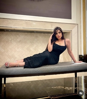 Jalila feet photo 1