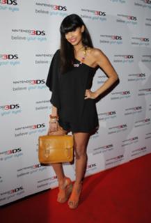 Jameela Jamil feet photo thumbnail