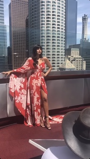 Jameela Jamil feet photo thumbnail