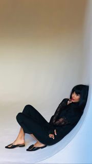 Jameela Jamil feet photo thumbnail