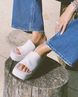 Jami Alix feet photo 14