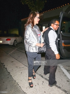 Jami Gertz feet photo thumbnail