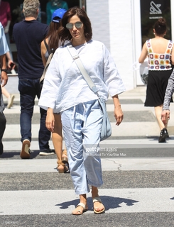 Jami Gertz feet photo thumbnail