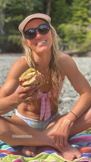 Jamie Anderson feet photo 11