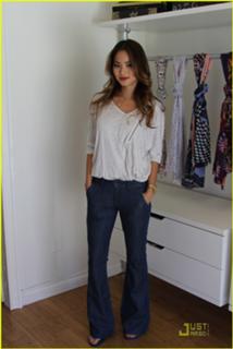 Jamie Chung feet photo thumbnail