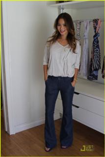 Jamie Chung feet photo thumbnail