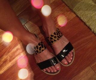 Jamie Chung feet photo thumbnail