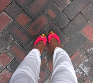 Jamie Chung feet photo thumbnail