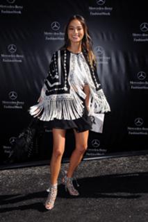 Jamie Chung feet photo thumbnail