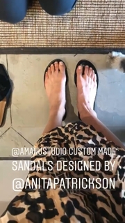 Jamie Chung feet photo thumbnail