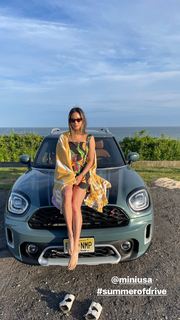 Jamie Chung feet photo thumbnail