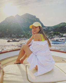 Jamie Chung feet photo thumbnail