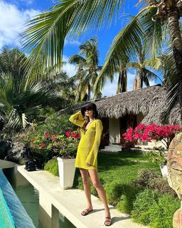 Jamie Chung feet photo thumbnail