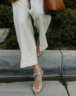 Jamie Chung feet photo thumbnail