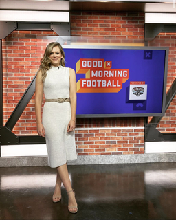 Jamie Erdahl feet photo thumbnail