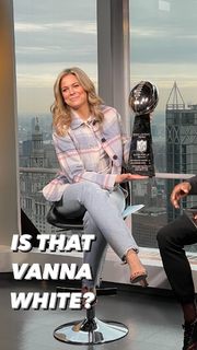 Jamie Erdahl feet photo thumbnail