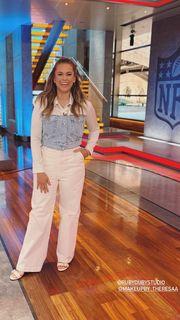 Jamie Erdahl feet photo thumbnail