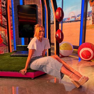 Jamie Erdahl feet photo thumbnail