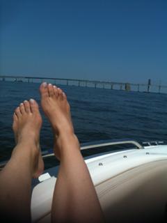 Jamie Gray Hyder feet photo 16
