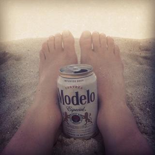 Jamie Gray Hyder feet photo 10