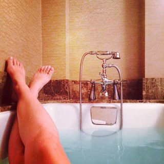 Jamie Gray Hyder feet photo 16