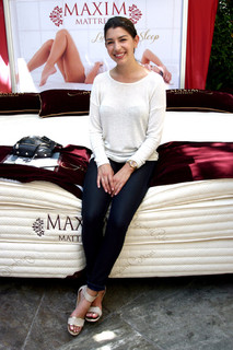 Jamie Gray Hyder feet photo 9