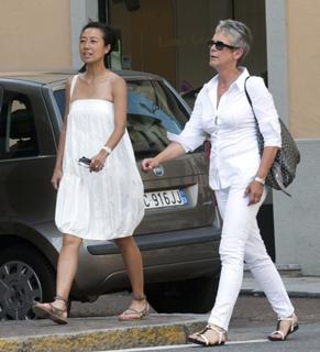 Jamie Lee Curtis feet photo thumbnail