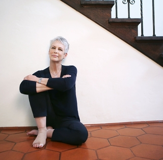 Jamie Lee Curtis feet photo thumbnail