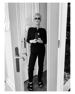 Jamie Lee Curtis feet photo thumbnail