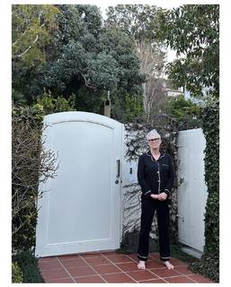 Jamie Lee Curtis feet photo thumbnail