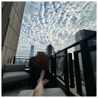 Jamie Lee Curtis feet photo thumbnail