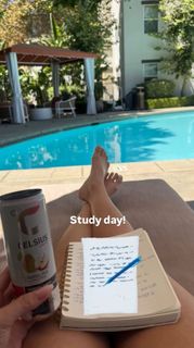 Jamie Lee Ruiz feet photo 1