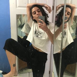 Jamie Loftus feet photo 7