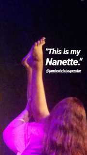 Jamie Loftus feet photo 15