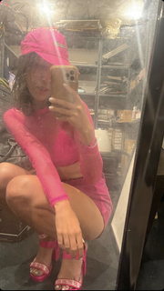 Jamie Loftus feet photo 17
