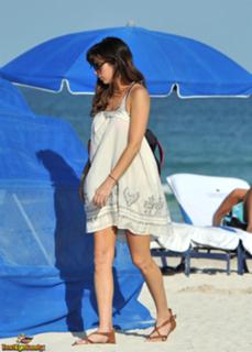 Jamie-Lynn Sigler feet photo thumbnail