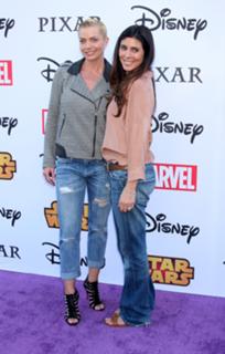 Jamie-Lynn Sigler feet photo thumbnail