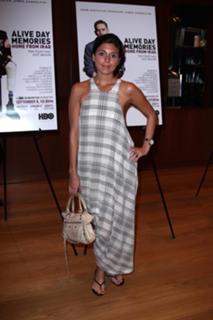 Jamie-Lynn Sigler feet photo thumbnail
