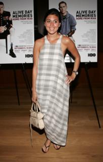 Jamie-Lynn Sigler feet photo thumbnail