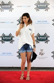 Jamie-Lynn Sigler feet photo thumbnail