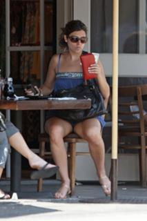 Jamie-Lynn Sigler feet photo thumbnail
