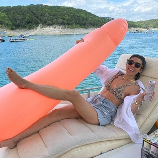 Jamie-Lynn Sigler feet photo thumbnail