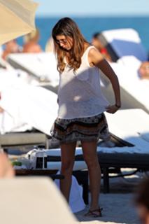 Jamie-Lynn Sigler feet photo thumbnail