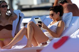 Jamie-Lynn Sigler feet photo thumbnail