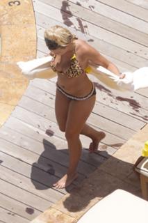 Jamie Lynn Spears feet photo thumbnail